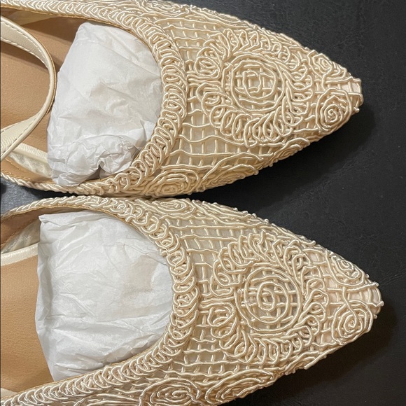 a new day Vienna Cream Lace Pointed Toe Slingback Flats NEW w TAGS no box Sz.7 - Picture 4 of 9